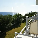 Elpida Andros *