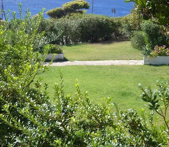 Elpida Andros * Μπατσί